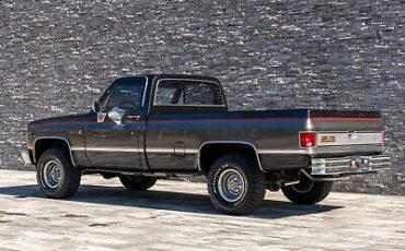 GMC-Sierra-1500-Pickup-1986-Silver-Black-83895-22