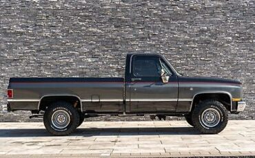 GMC-Sierra-1500-Pickup-1986-Silver-Black-83895-23