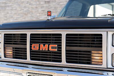 GMC-Sierra-1500-Pickup-1986-Silver-Black-83895-9