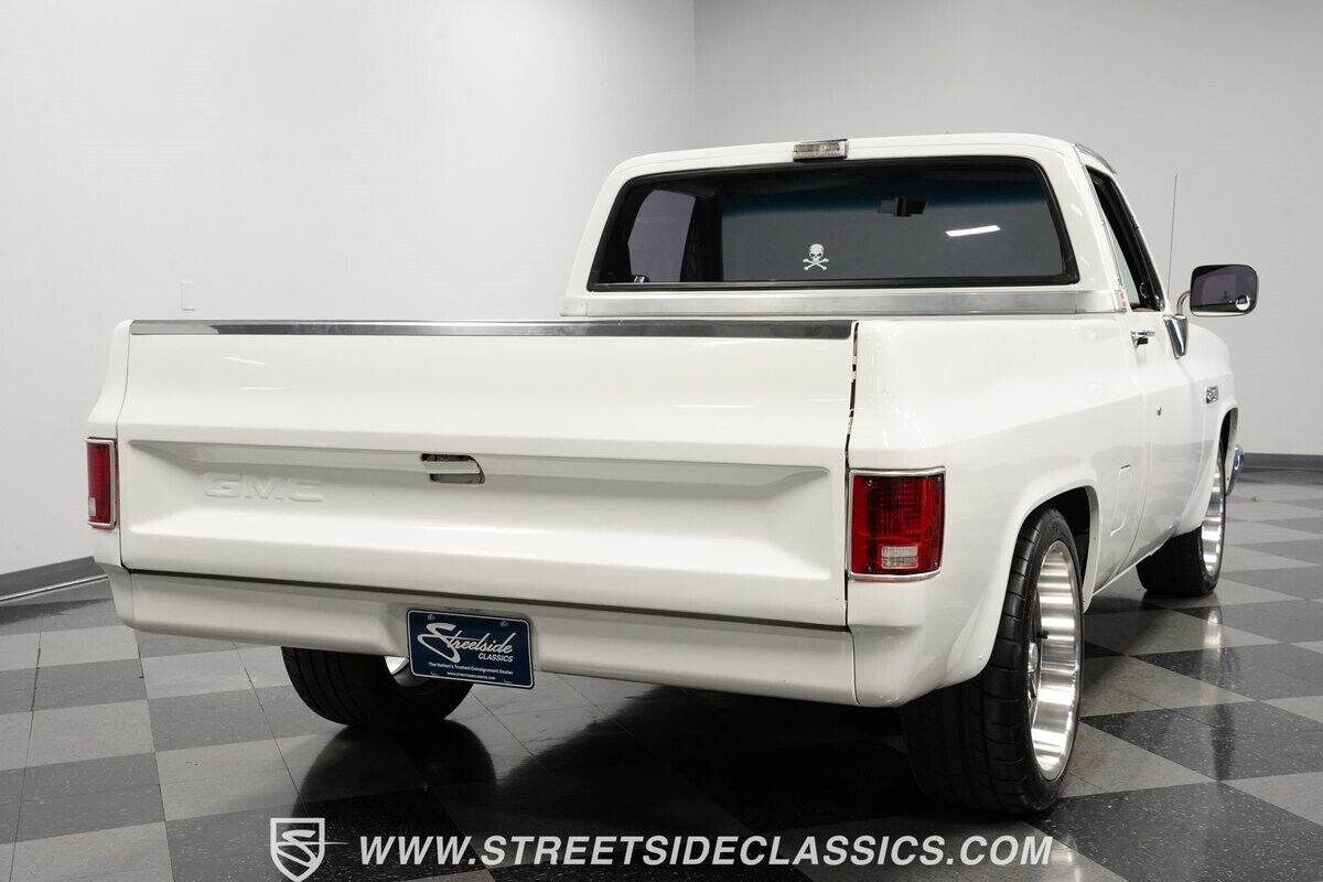 GMC-Sierra-1500-Pickup-1986-White-Blue-70021-11