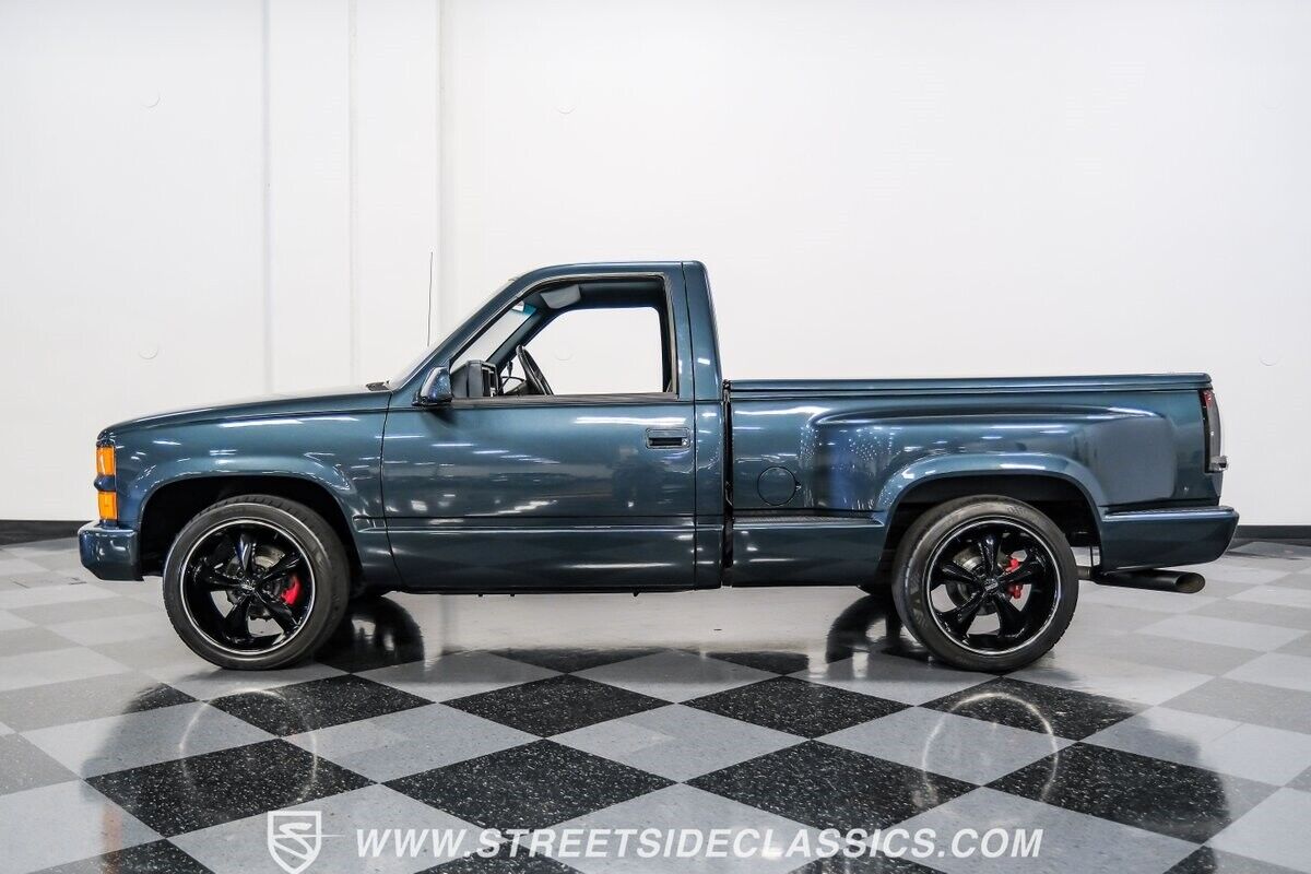 GMC-Sierra-1500-Pickup-1988-Blue-Blue-560444-2