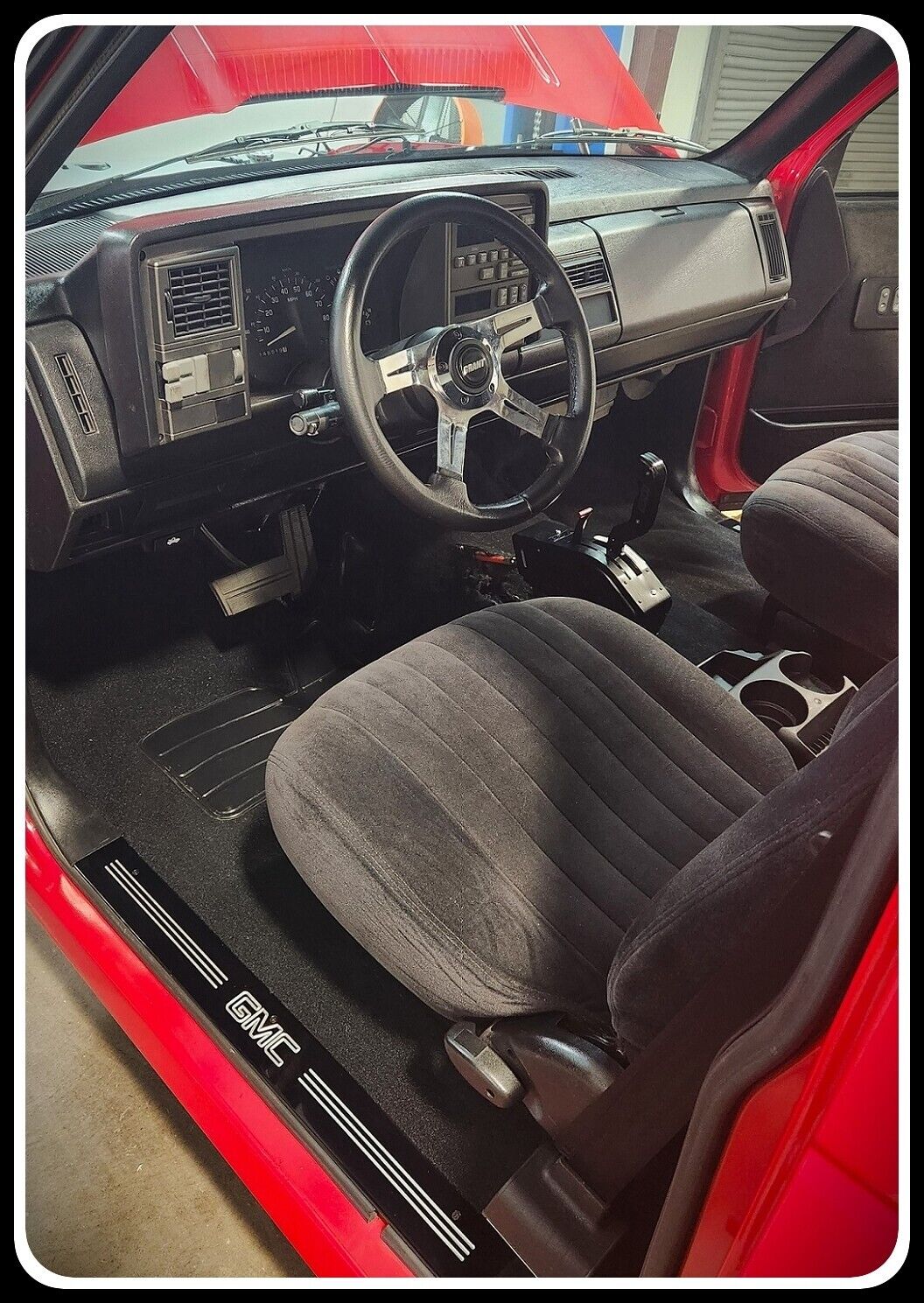 GMC-Sierra-1992-Red-Black-241402-8