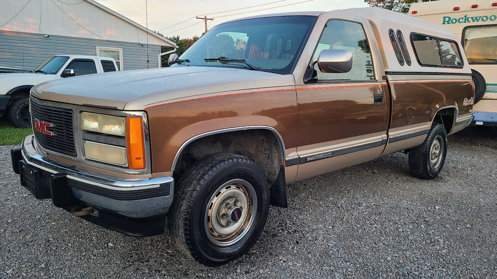 GMC-Sierra-2500-1990-161866-2