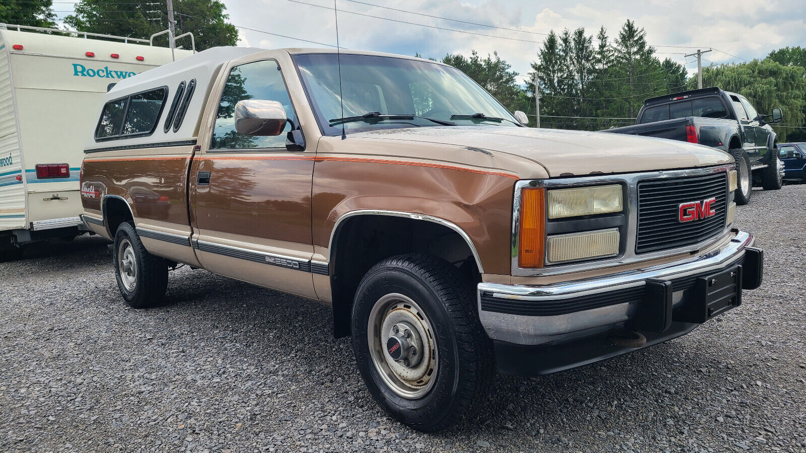 GMC-Sierra-2500-1990-161866-3