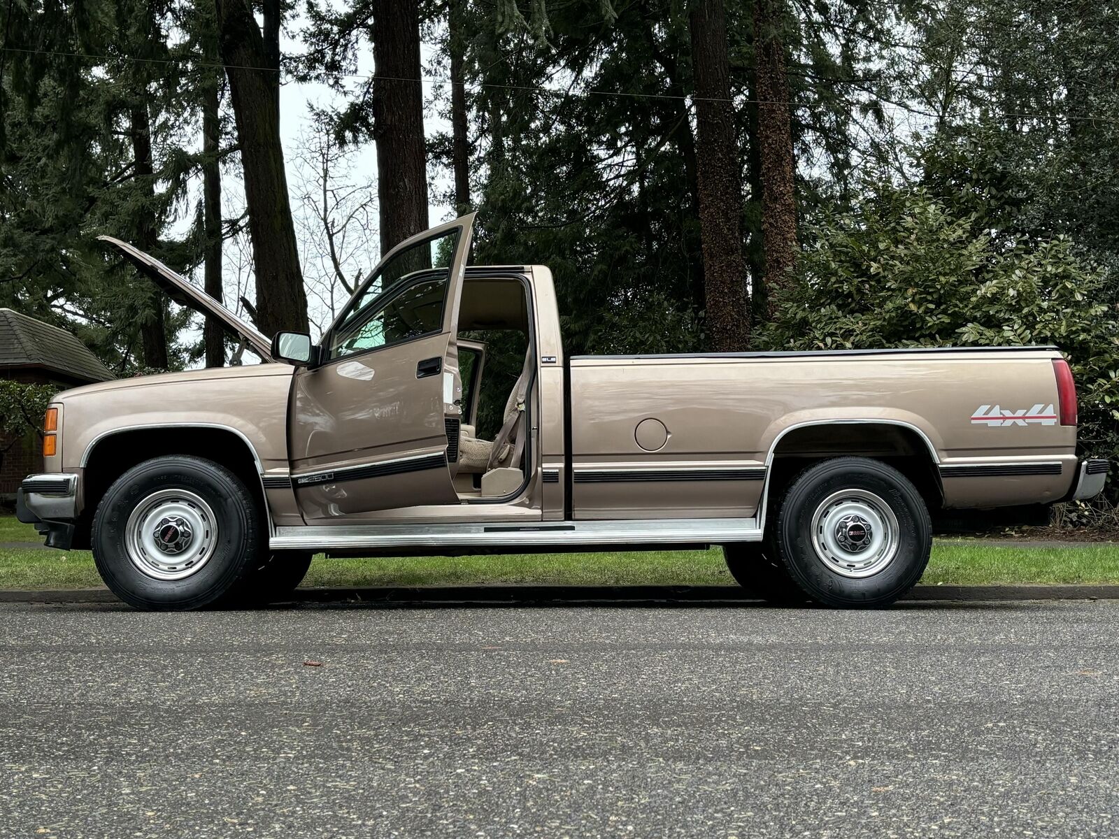 GMC-Sierra-2500-1995-Gold-Tan-280792-23