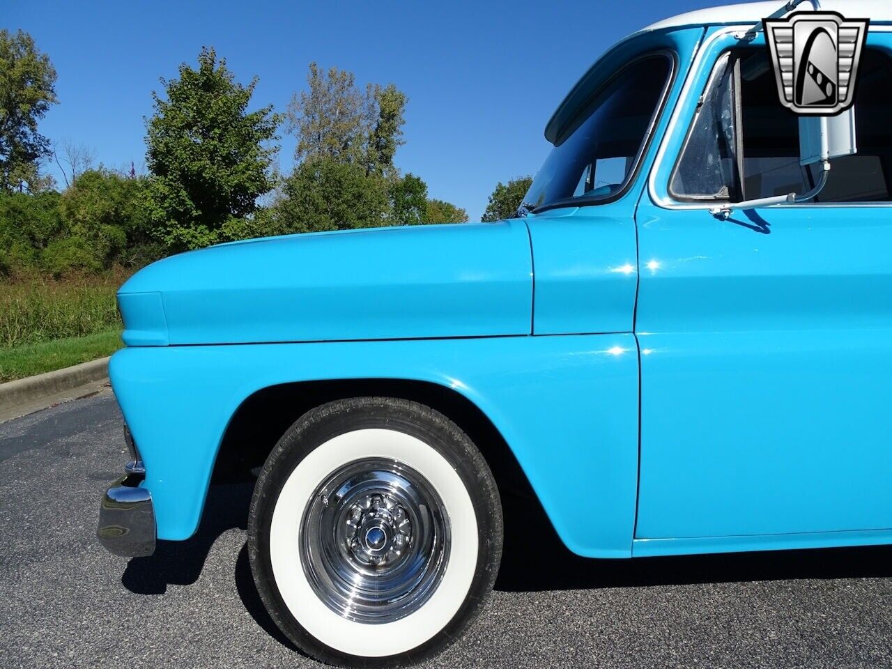 GMC-Suburban-Cabriolet-1966-TURQUOISE-Black-25943-11