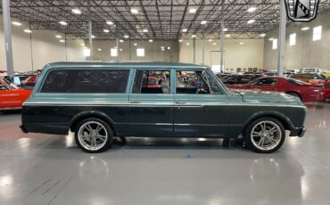 GMC-Suburban-Cabriolet-1969-Green-Gray-27998-5