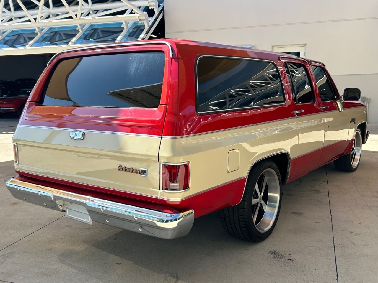 GMC-Suburban-SUV-1986-Red-Tan-0-4