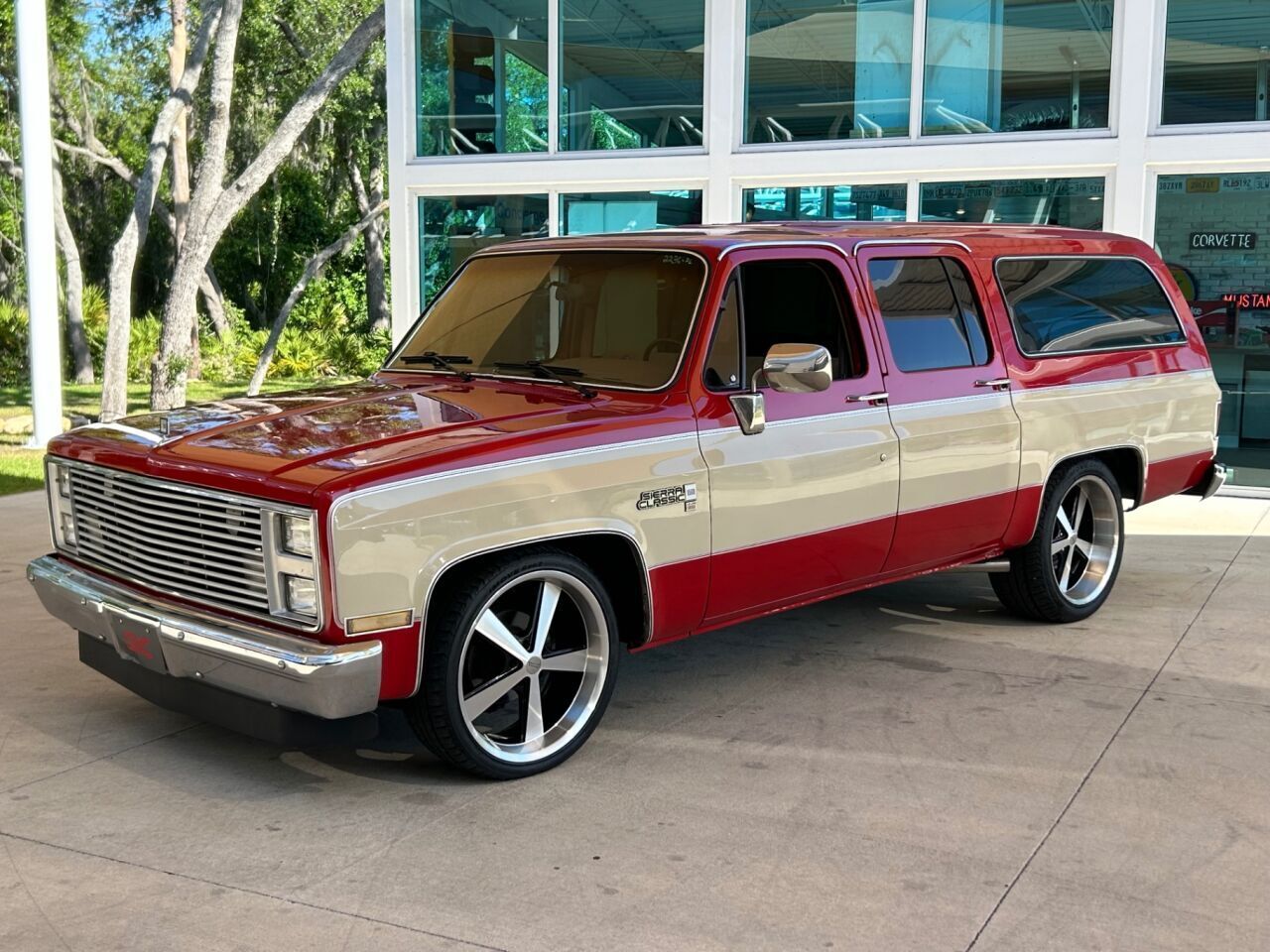 GMC-Suburban-SUV-1986-Red-Tan-0-8