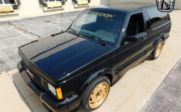 GMC-Typhoon-Pickup-1992-Black-Black-74303-2