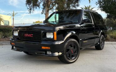 GMC-Typhoon-SUV-1993-Black-Black-127656-1