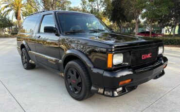 GMC-Typhoon-SUV-1993-Black-Black-127656-8