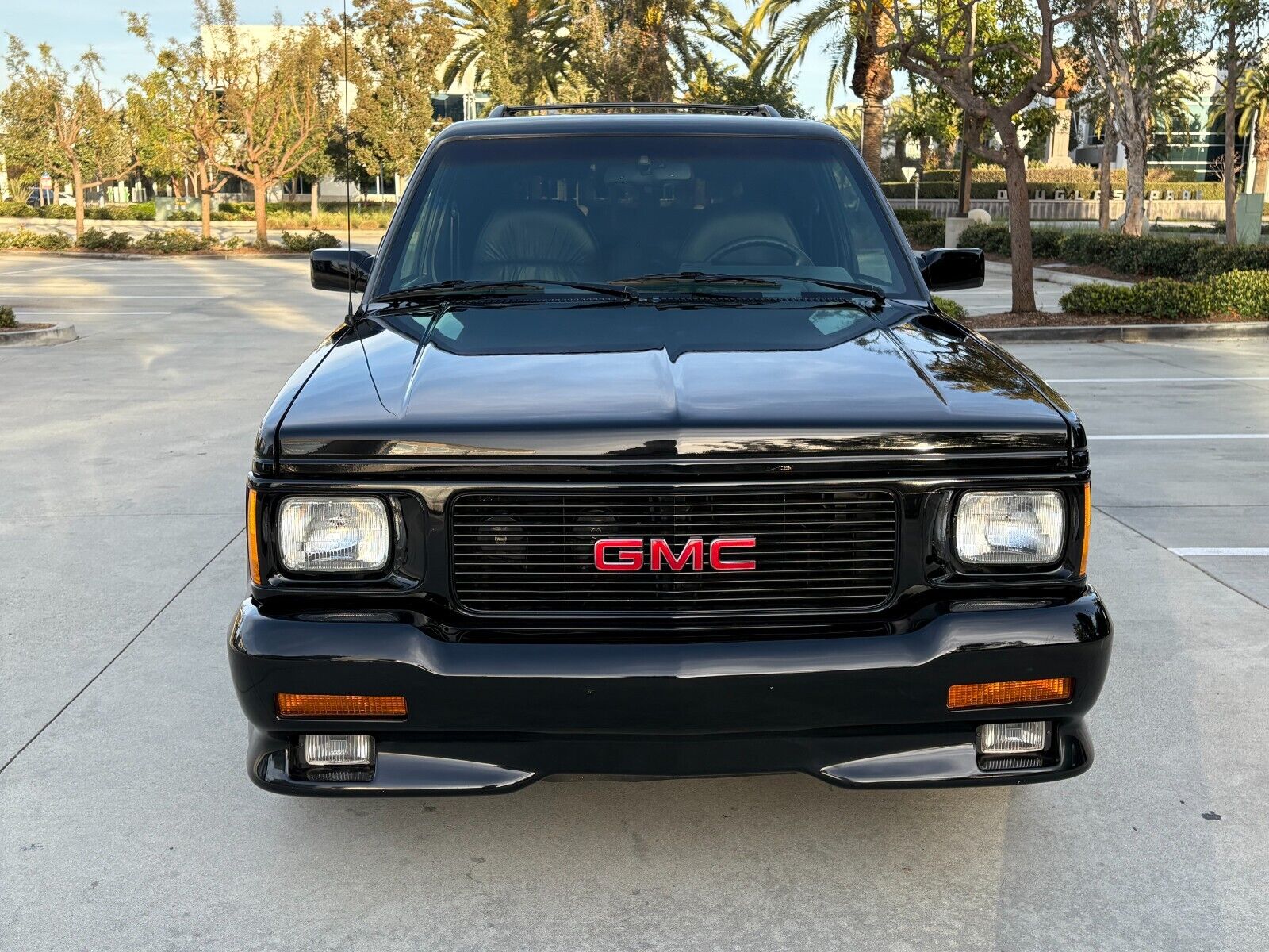 GMC-Typhoon-SUV-1993-Black-Black-127656-9