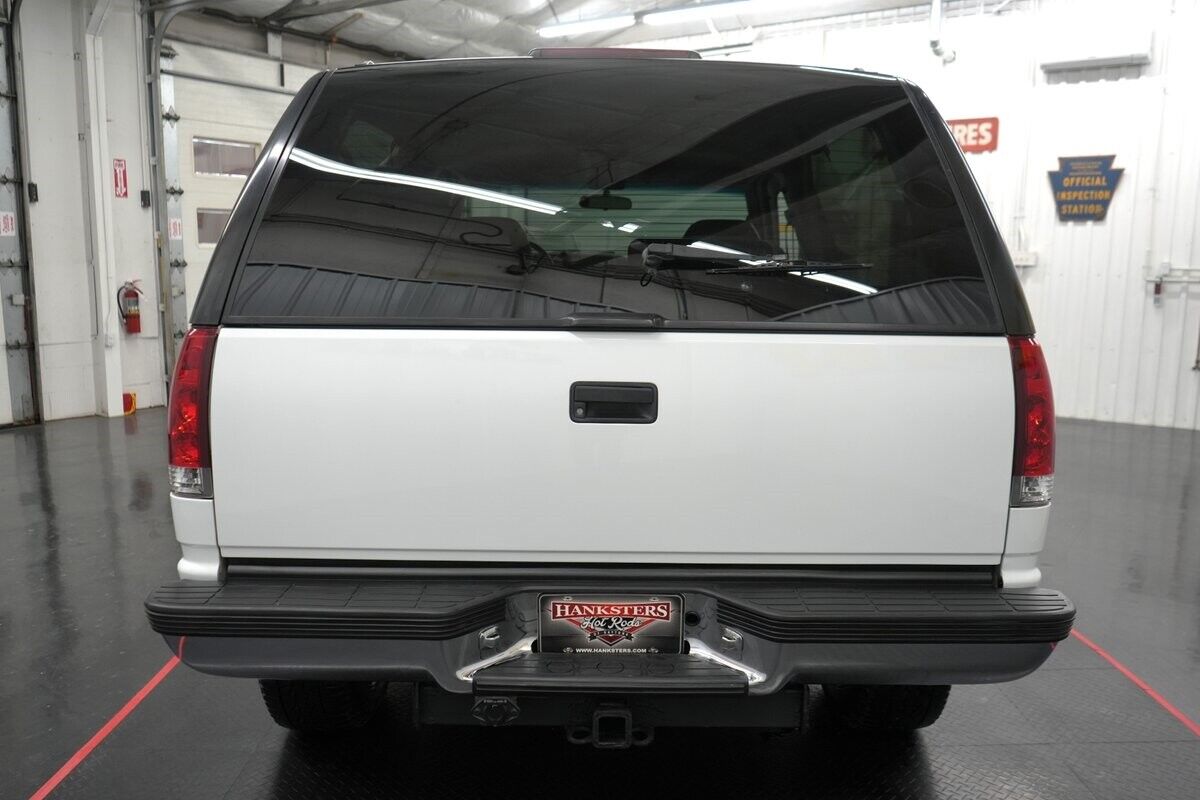 GMC-Yukon-SUV-1995-White-Gray-208447-10