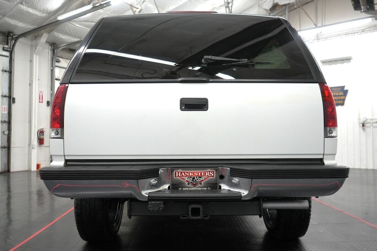 GMC-Yukon-SUV-1995-White-Gray-208447-12