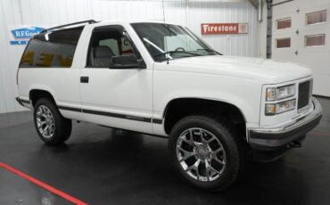 GMC-Yukon-SUV-1995-White-Gray-208447-19