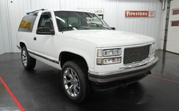 GMC-Yukon-SUV-1995-White-Gray-208447-21