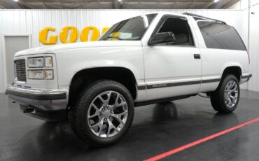 GMC-Yukon-SUV-1995-White-Gray-208447-3