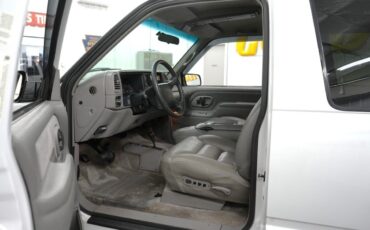 GMC-Yukon-SUV-1995-White-Gray-208447-35