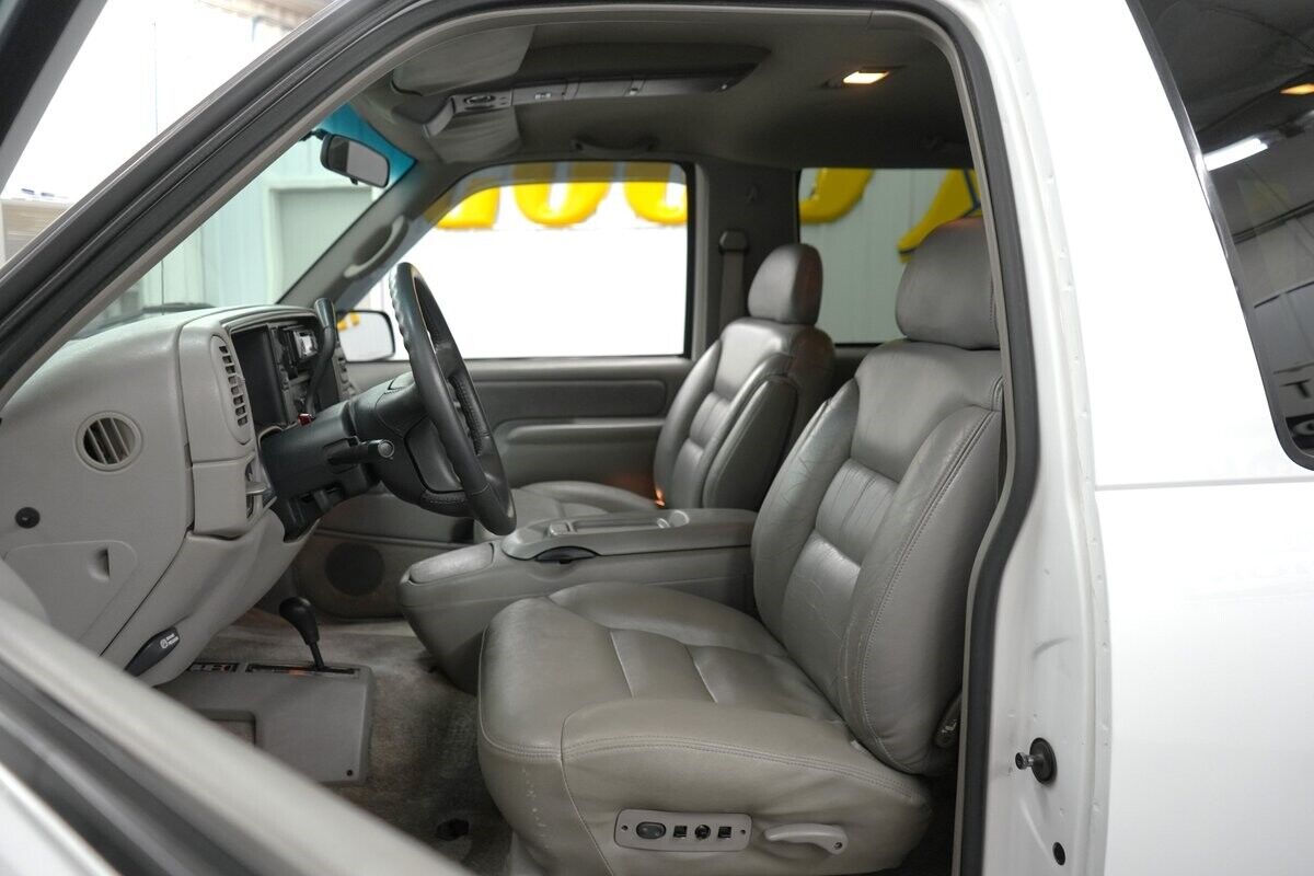 GMC-Yukon-SUV-1995-White-Gray-208447-36