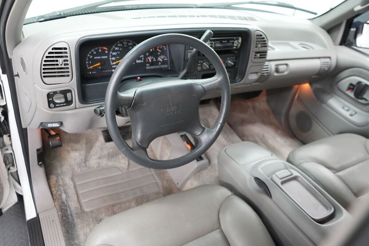 GMC-Yukon-SUV-1995-White-Gray-208447-38