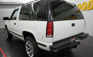 GMC-Yukon-SUV-1995-White-Gray-208447-6