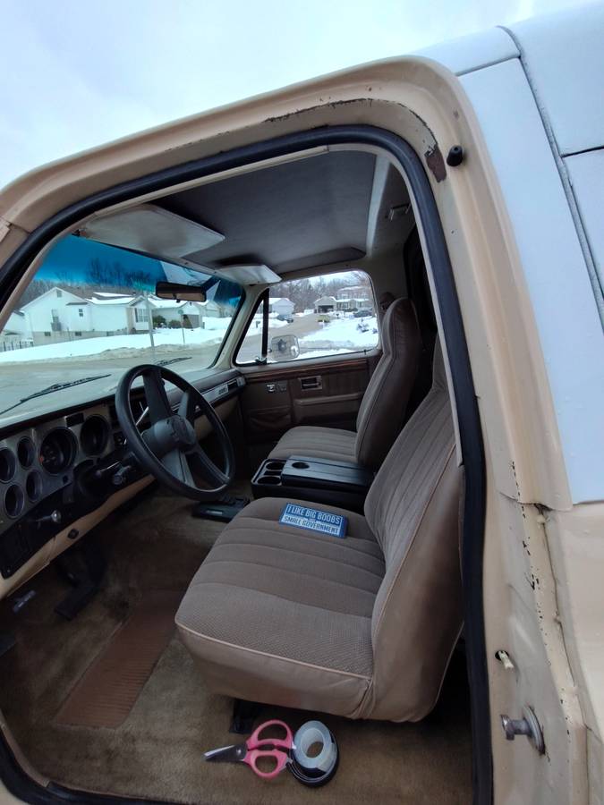 Gmc-Jimmy-utility-12-ton-diesel-1984-custom-58820-10