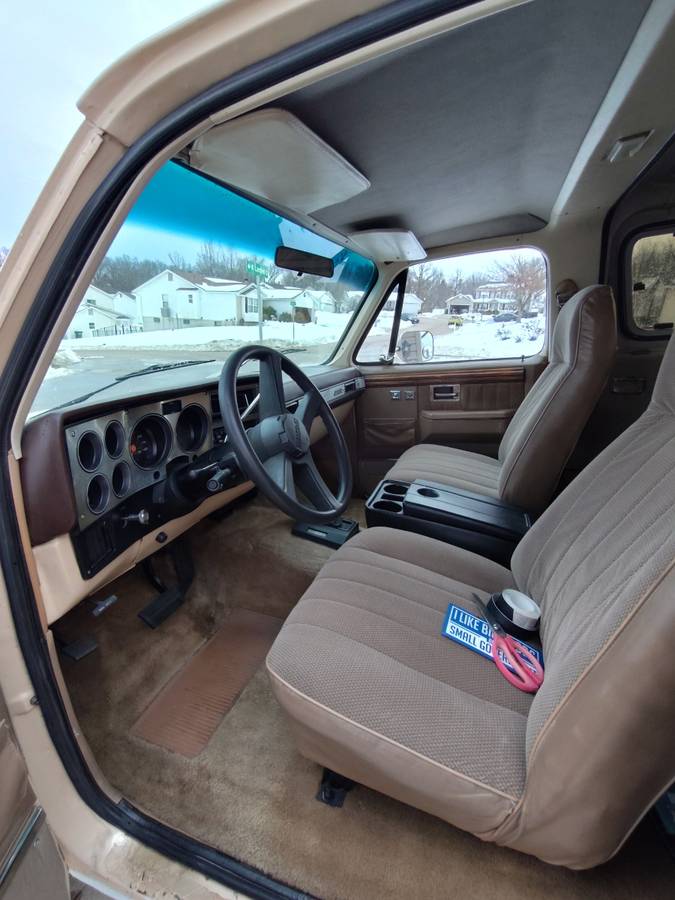 Gmc-Jimmy-utility-12-ton-diesel-1984-custom-58820-9