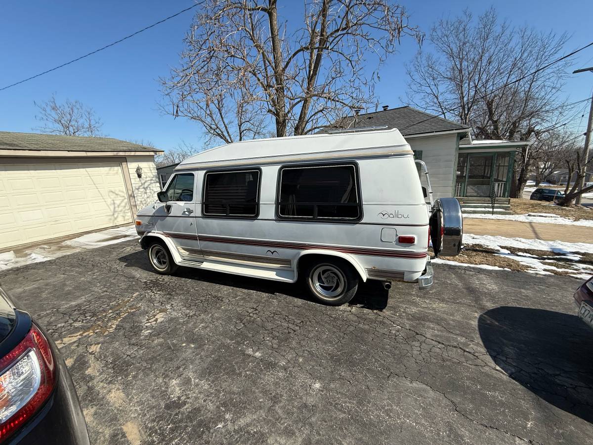 Gmc-Malibu-1992-white-247838