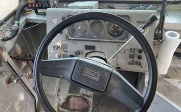 Gmc-P-truck-forward-1-ton-nominal-1985-white-30738-19