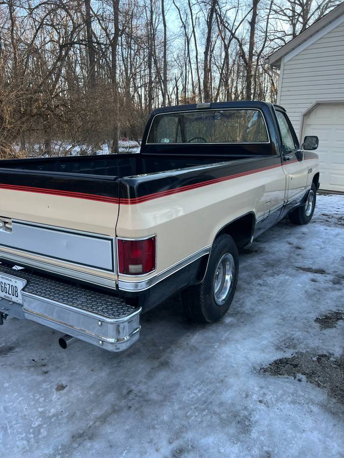 Gmc-Sierra-1500-1986-custom-205996-2