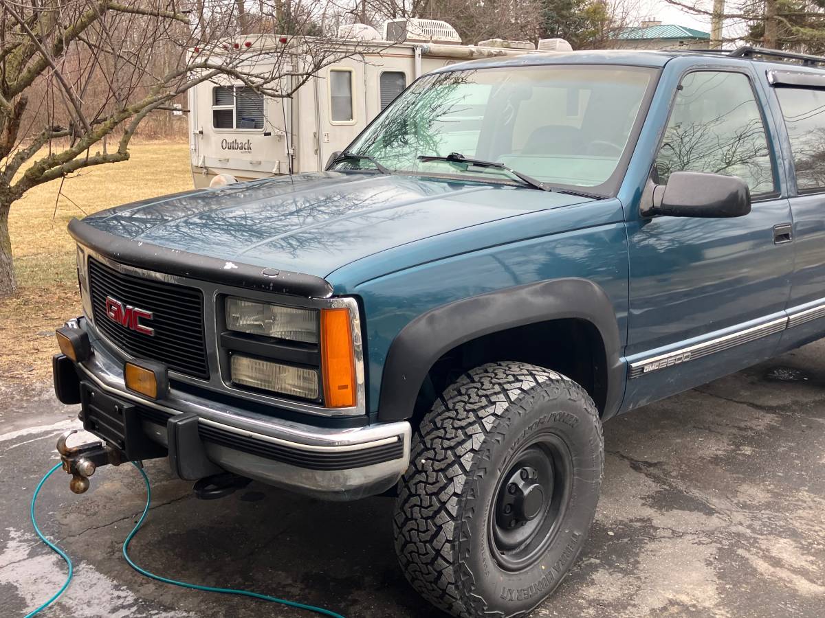 Gmc-Suburban-2500-1993-blue-213398-3