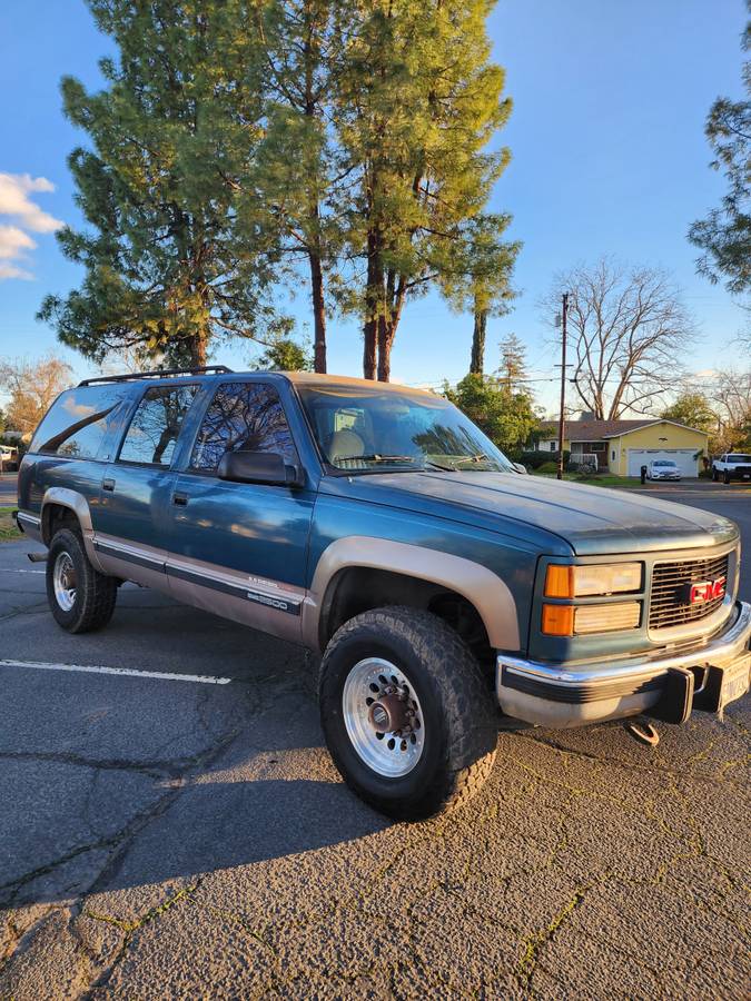 Gmc-Suburban-diesel-1994-blue-302556-1