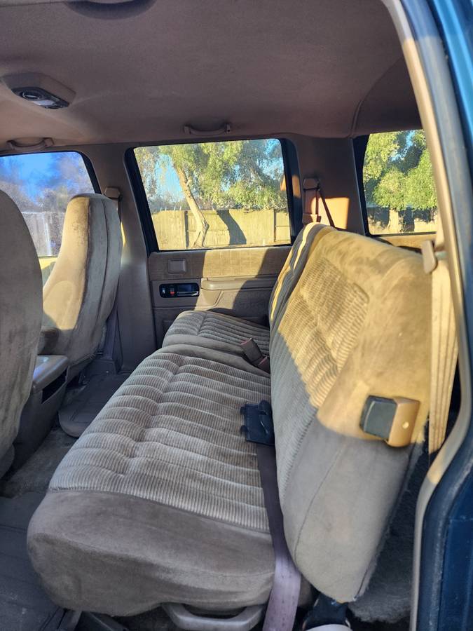 Gmc-Suburban-diesel-1994-blue-302556-4