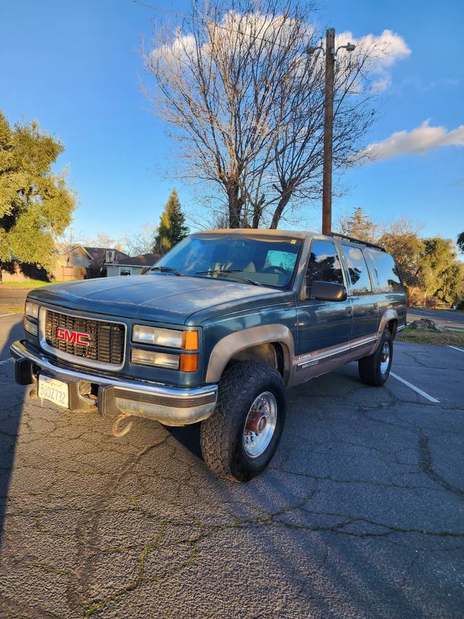 Gmc-Suburban-diesel-1994-blue-302556