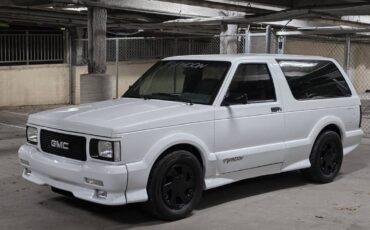 Gmc-Typhoon-1992-205996-1