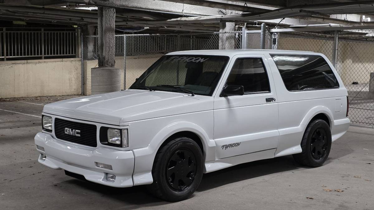 Gmc-Typhoon-1992-205996-1