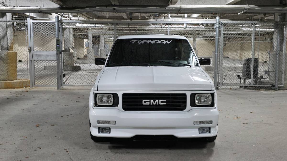 Gmc-Typhoon-1992-205996-11