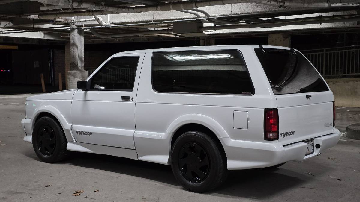 Gmc-Typhoon-1992-205996-4