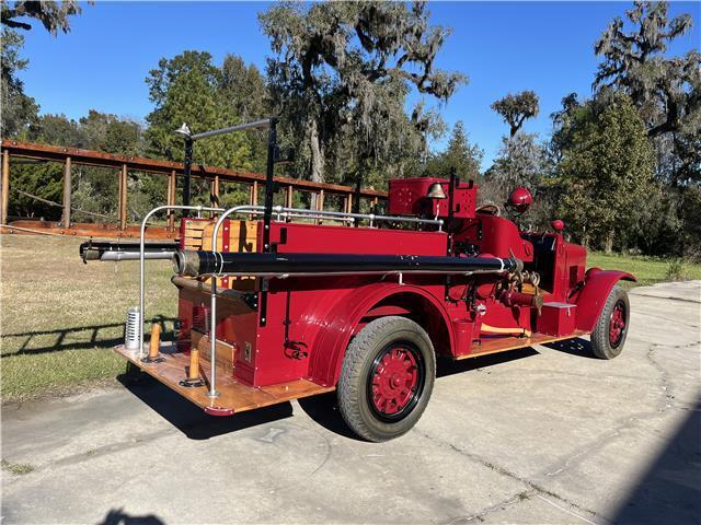 International-Harvester-Firetruck-Pickup-1928-Red-Black-16092-7