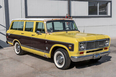 International-Harvester-Harvester-Travelall-1975-Yellow-Other-Color-0-2