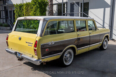 International-Harvester-Harvester-Travelall-1975-Yellow-Other-Color-0-4