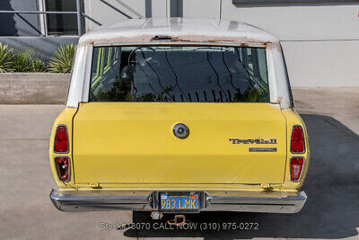 International-Harvester-Harvester-Travelall-1975-Yellow-Other-Color-0-5