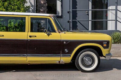 International-Harvester-Harvester-Travelall-1975-Yellow-Other-Color-0-9