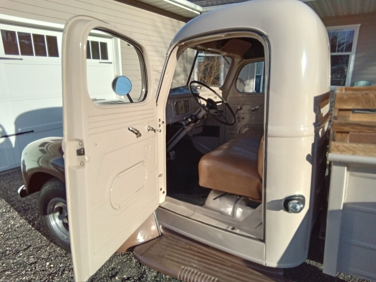 International-Harvester-KB-1-1947-Tan-and-Brown-Tan-and-brown-108212-10