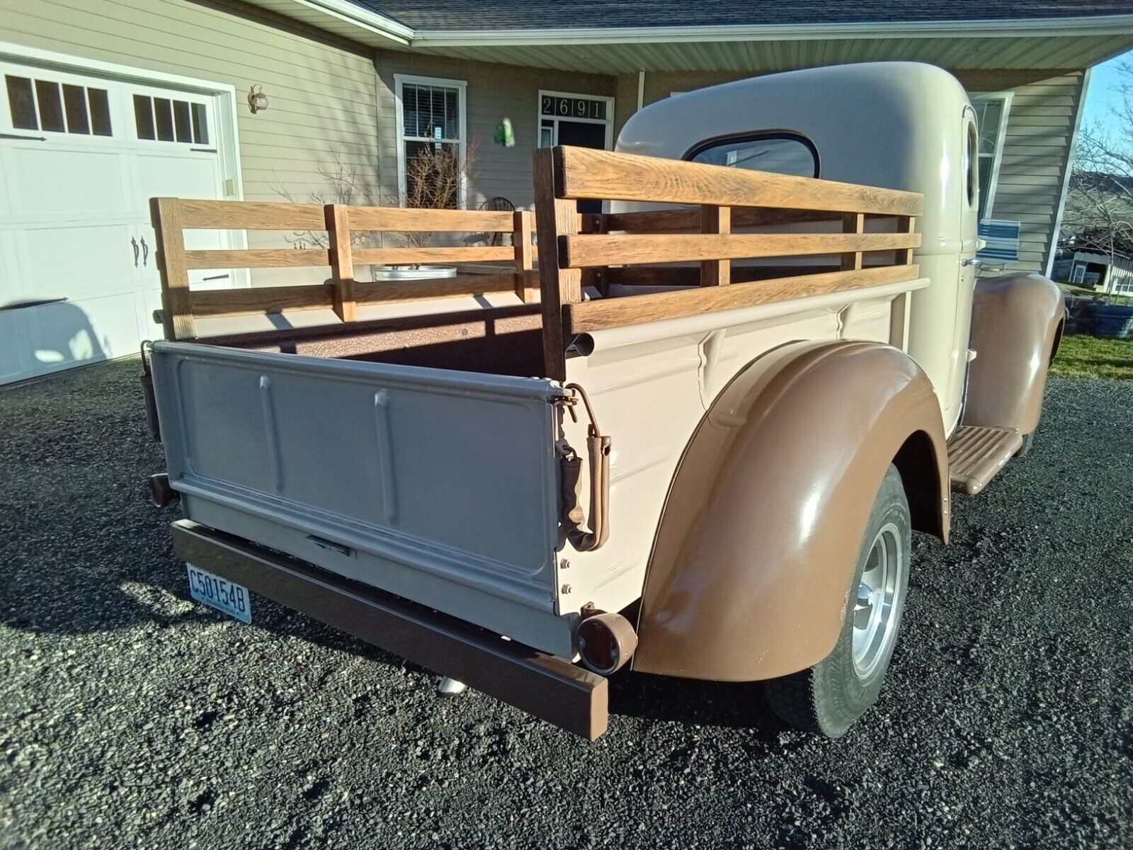 International-Harvester-KB-1-1947-Tan-and-Brown-Tan-and-brown-108212-18