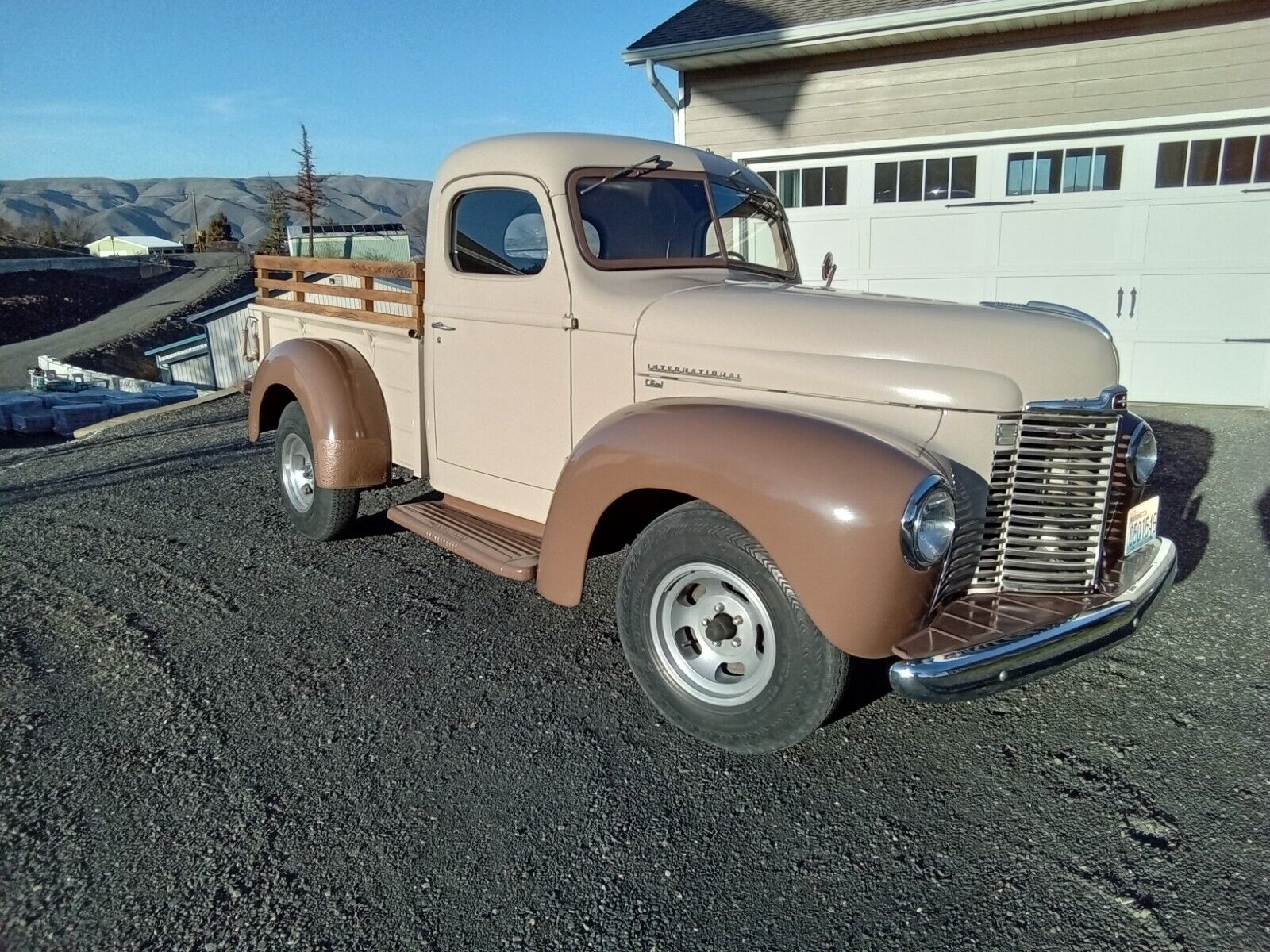 International-Harvester-KB-1-1947-Tan-and-Brown-Tan-and-brown-108212-28