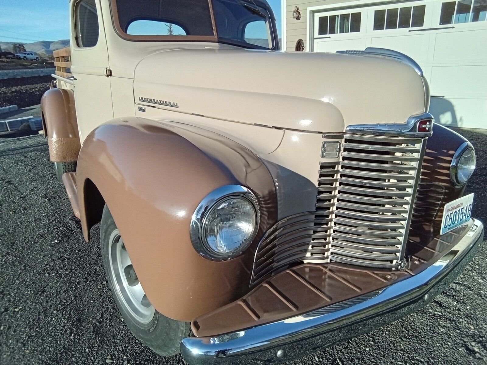 International-Harvester-KB-1-1947-Tan-and-Brown-Tan-and-brown-108212-31