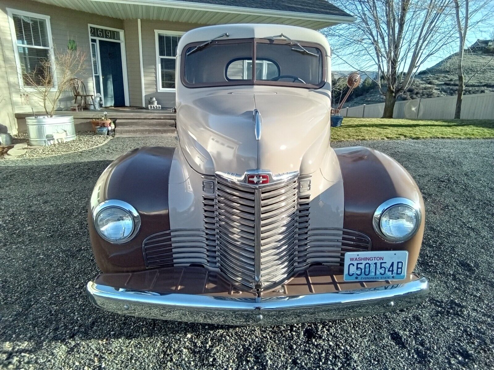 International-Harvester-KB-1-1947-Tan-and-Brown-Tan-and-brown-108212-34