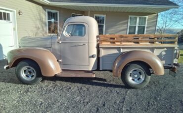 International-Harvester-KB-1-1947-Tan-and-Brown-Tan-and-brown-108212-5